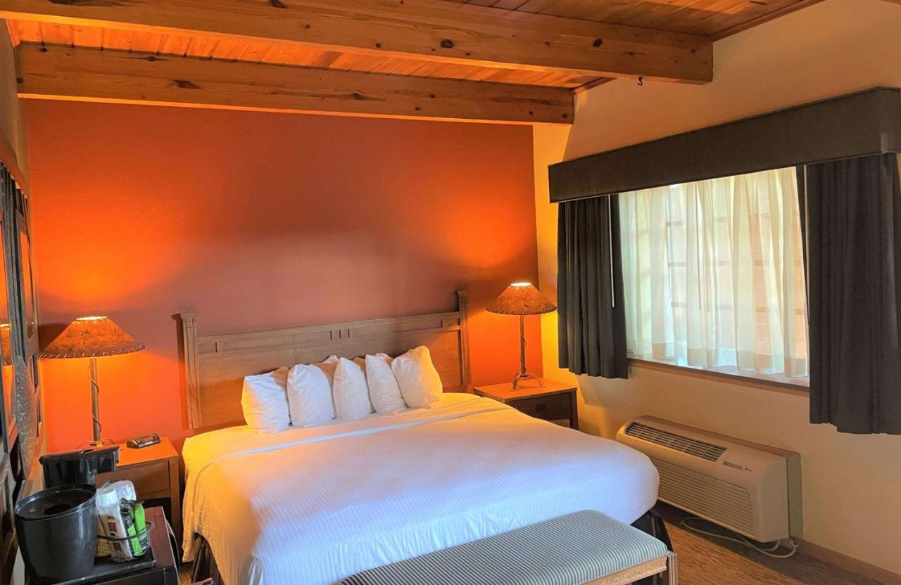 Crossroads Hotel & Event Center Fort Dodge Zewnętrze zdjęcie