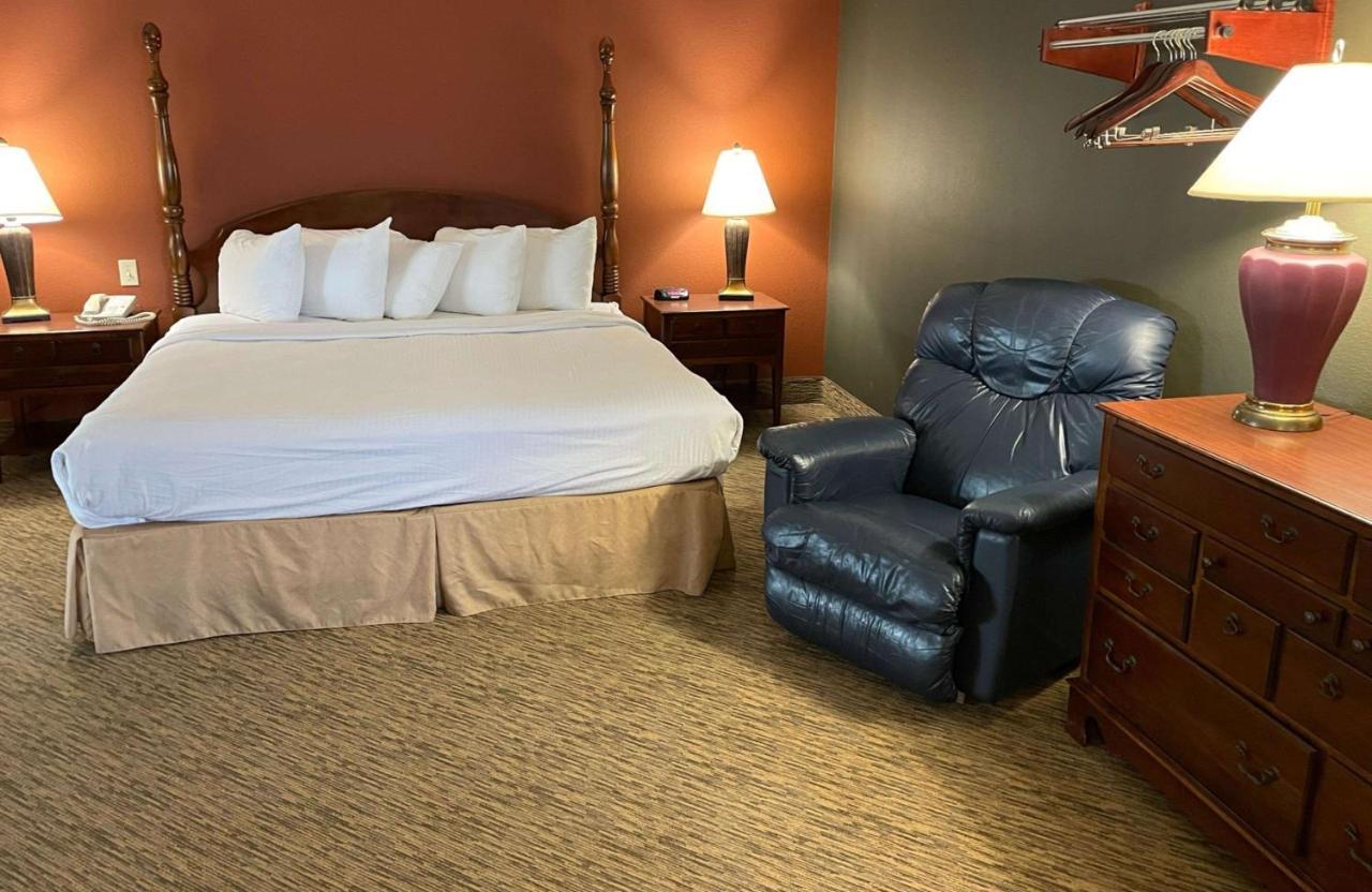 Crossroads Hotel & Event Center Fort Dodge Zewnętrze zdjęcie