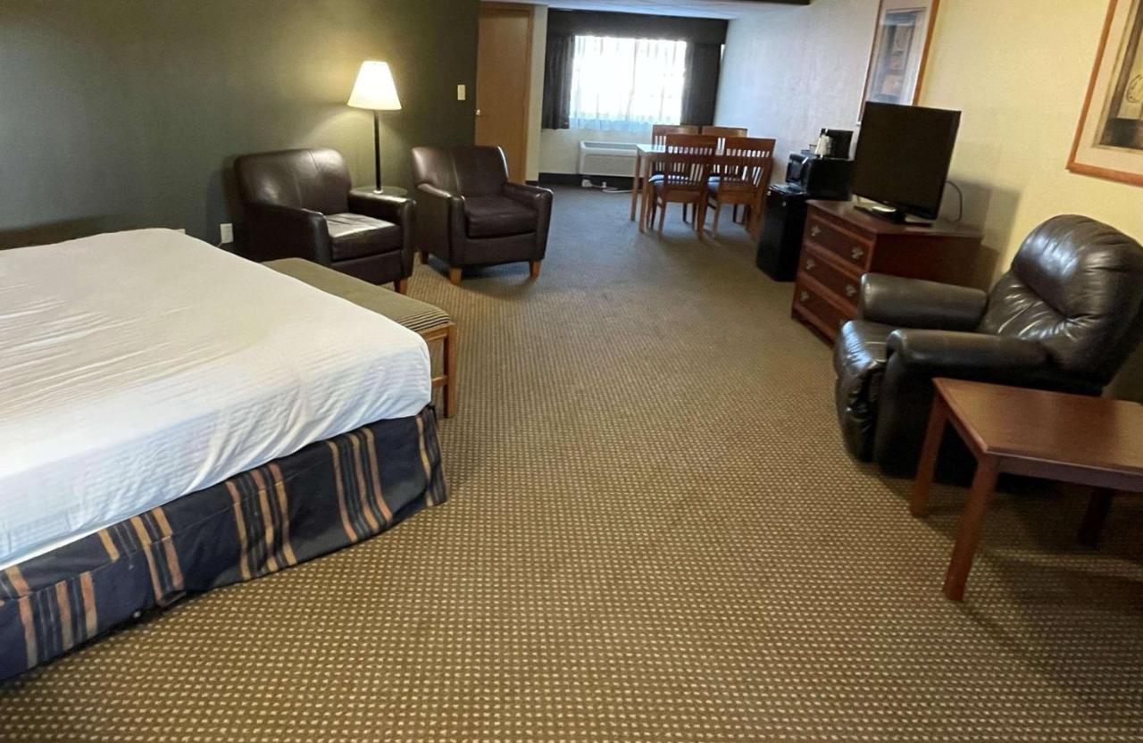 Crossroads Hotel & Event Center Fort Dodge Zewnętrze zdjęcie
