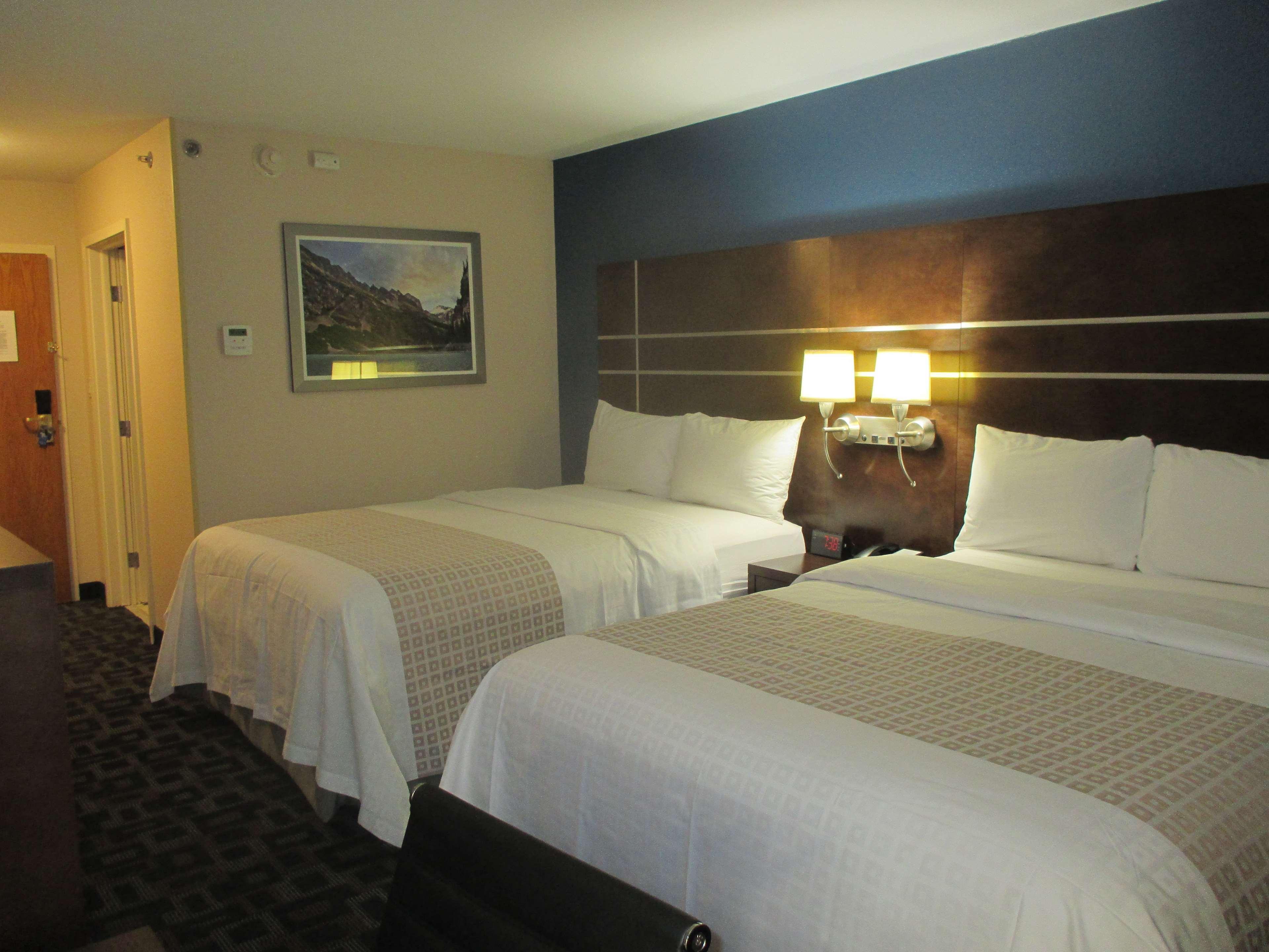 Crossroads Hotel & Event Center Fort Dodge Zewnętrze zdjęcie