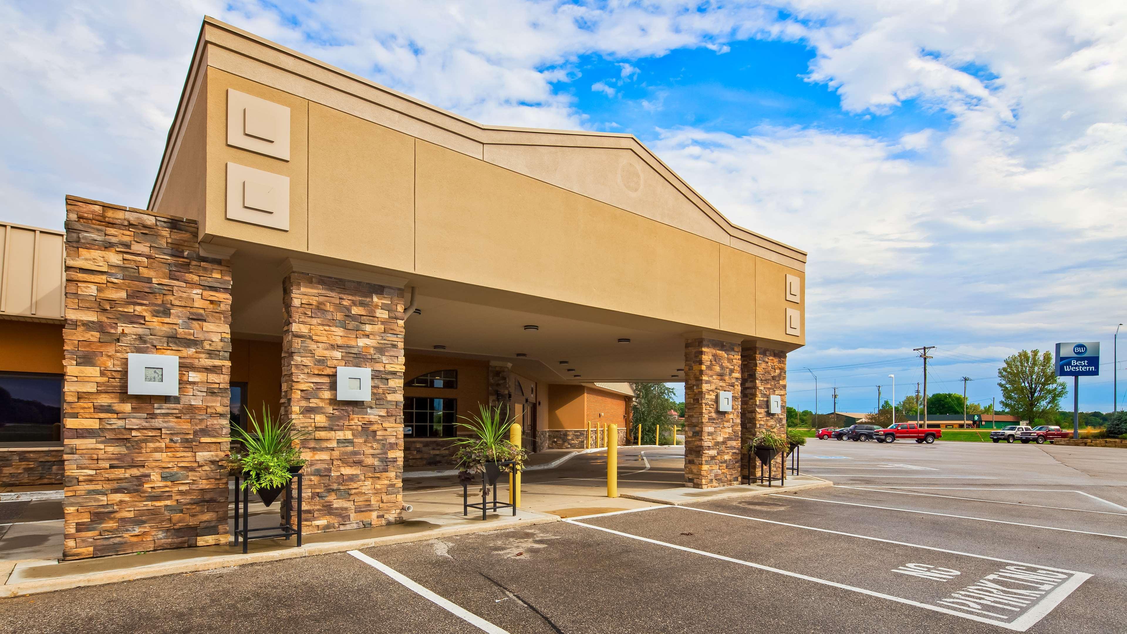 Crossroads Hotel & Event Center Fort Dodge Zewnętrze zdjęcie